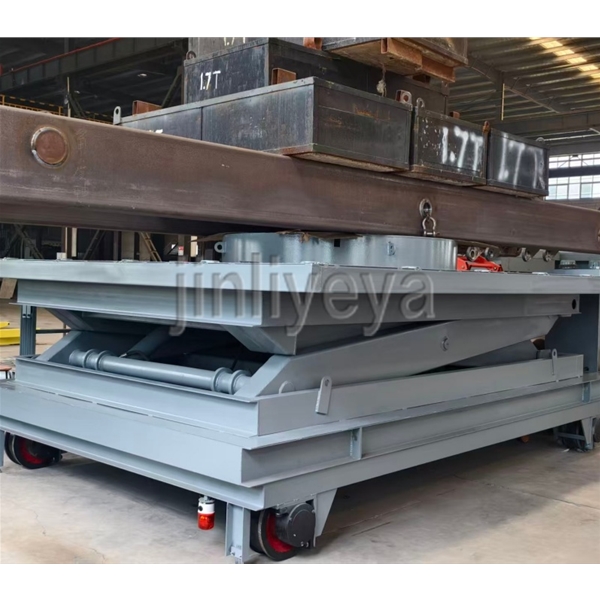 南京定制升降车（设备可移动，可升降、台面可旋转）